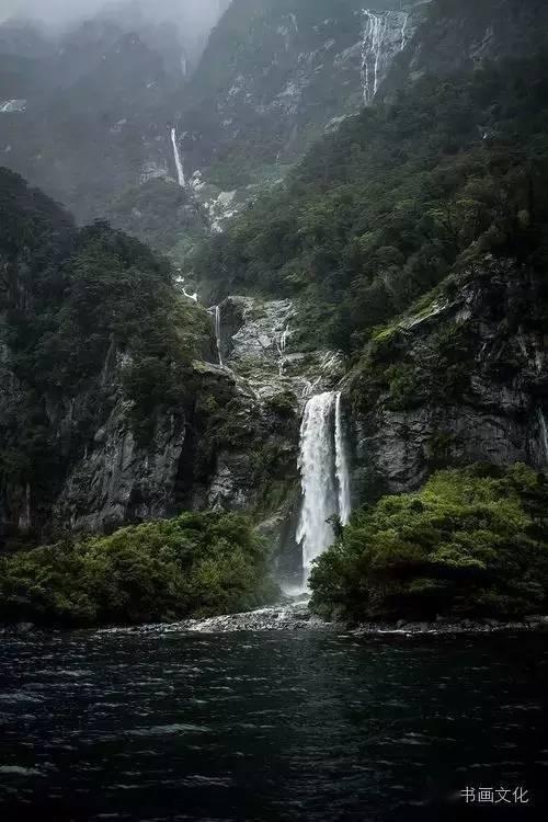 赫赫有名的“没良心炮”有多牛？2炮打过去，敌人30分钟没敢动